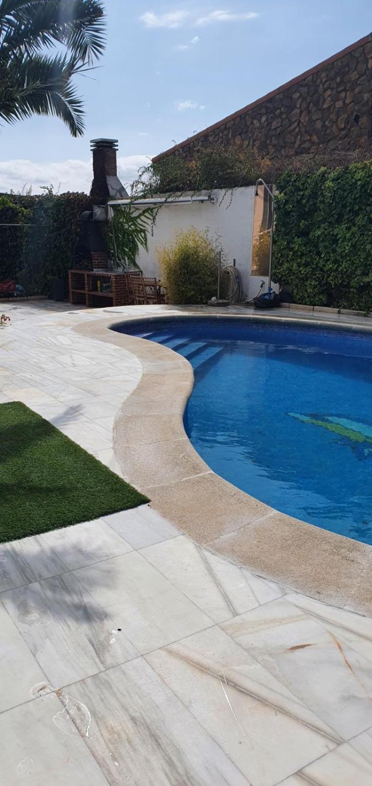 Estupenda Villa En Las Afueras Colmenar de Oreja Luaran gambar