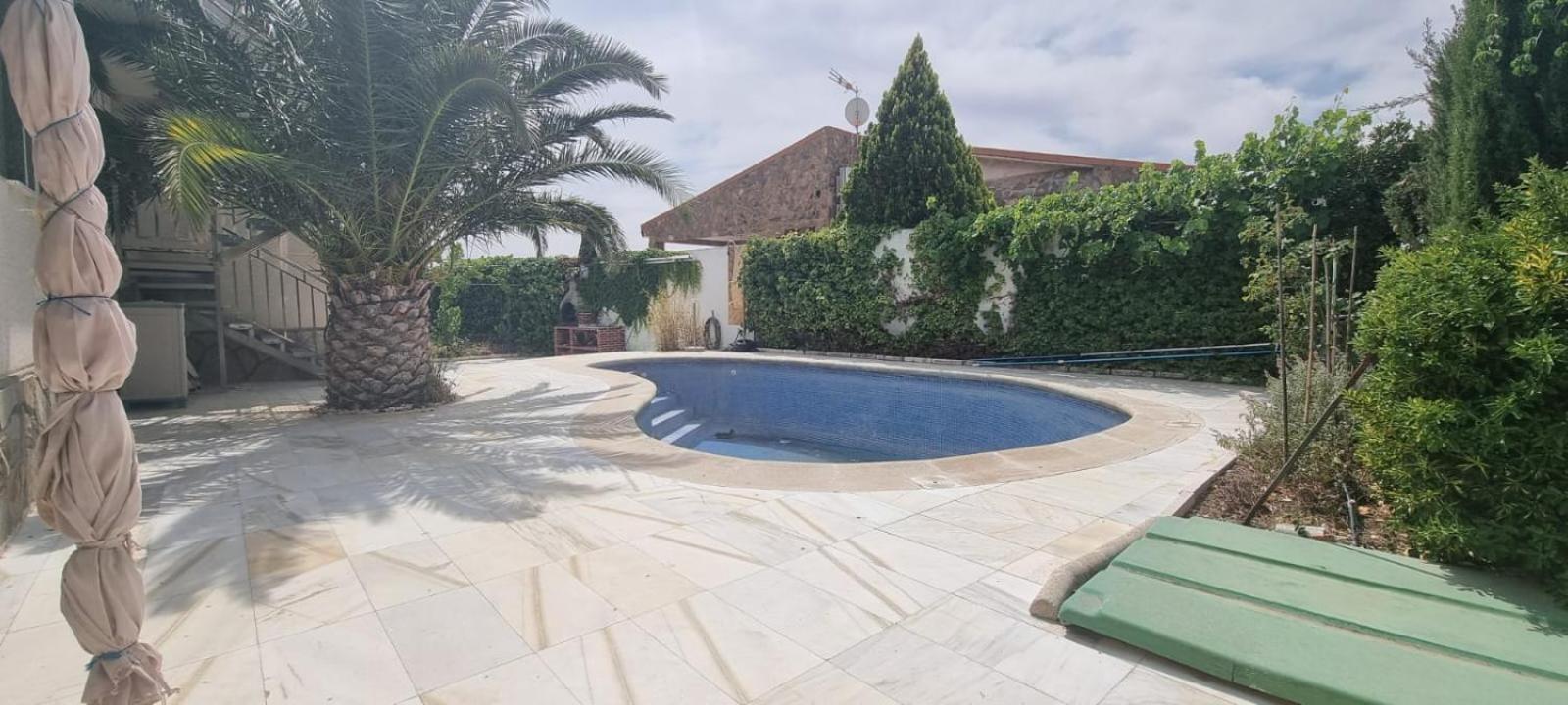 Estupenda Villa En Las Afueras Colmenar de Oreja Luaran gambar