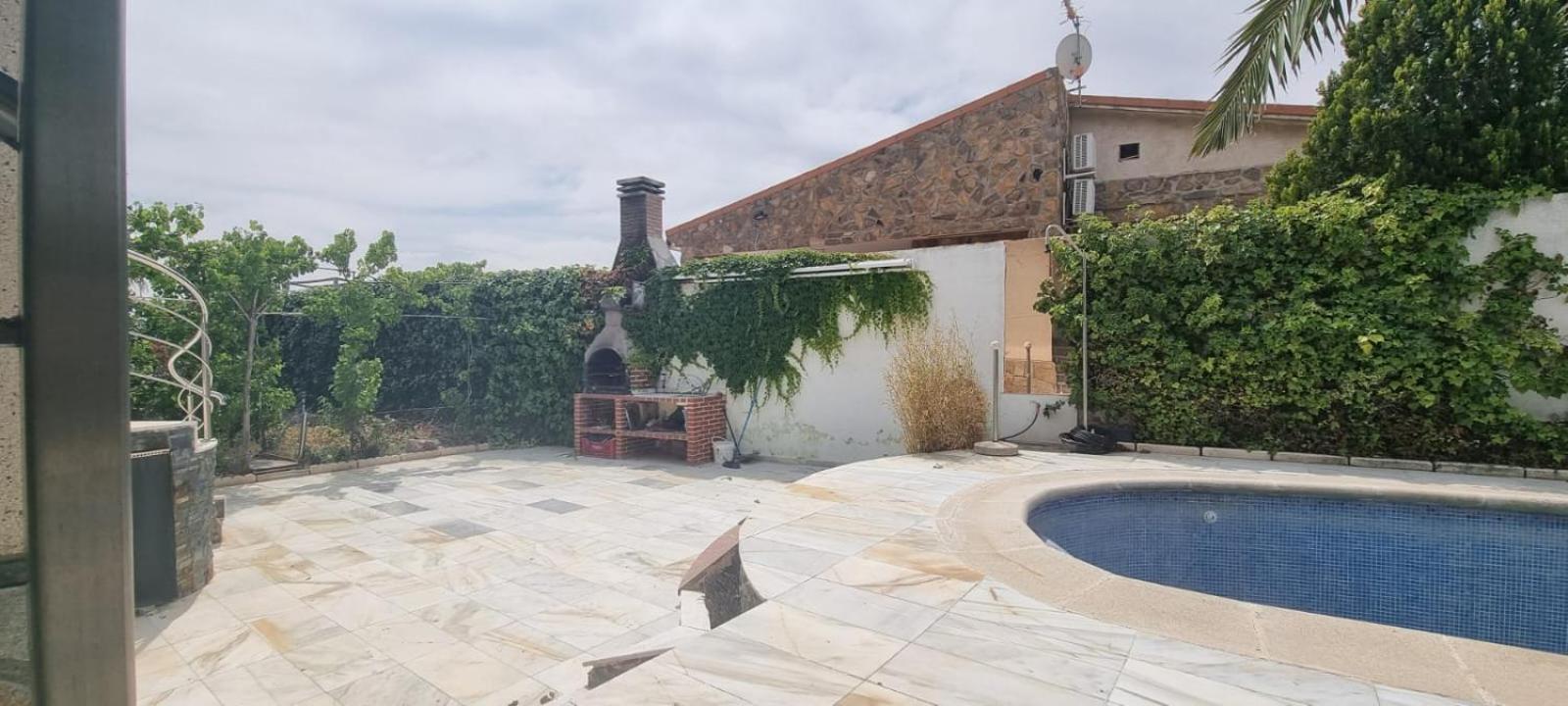 Estupenda Villa En Las Afueras Colmenar de Oreja Luaran gambar